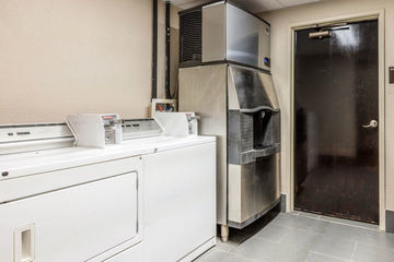 Travelodge By Wyndham Hotel 2*